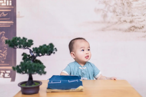 晋江满月宝宝放屁臭 晋江满月宝宝放屁臭